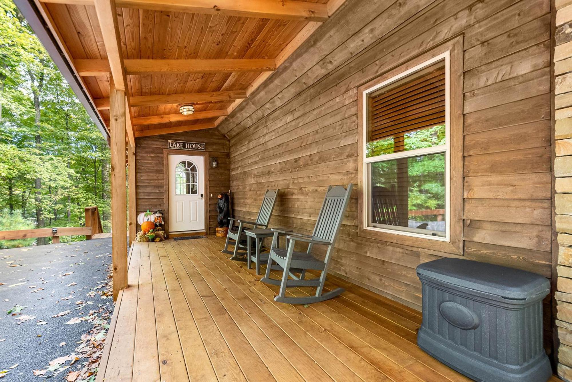 Stay Awhile McHenry Exterior photo